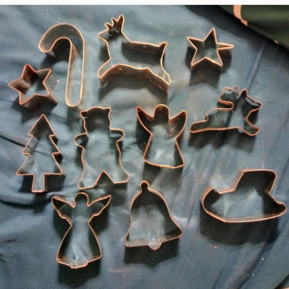 11 Vintage Tin Christmas Tart Cookie Cutters